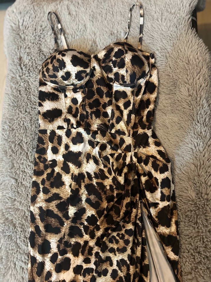 Kahverengi Leopar Desenli Elbise - Görsel 4