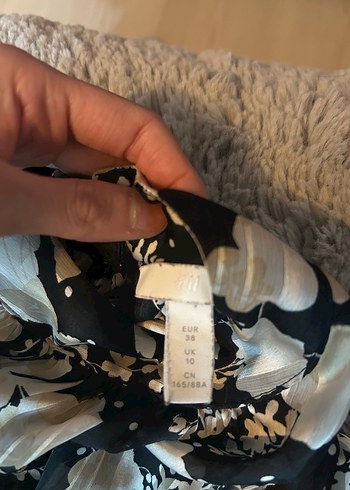 Drapeli Bohem Siyah Desenli Kadın Bluz - Görsel 2