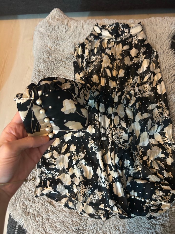 Drapeli Bohem Siyah Desenli Kadın Bluz - Görsel 3