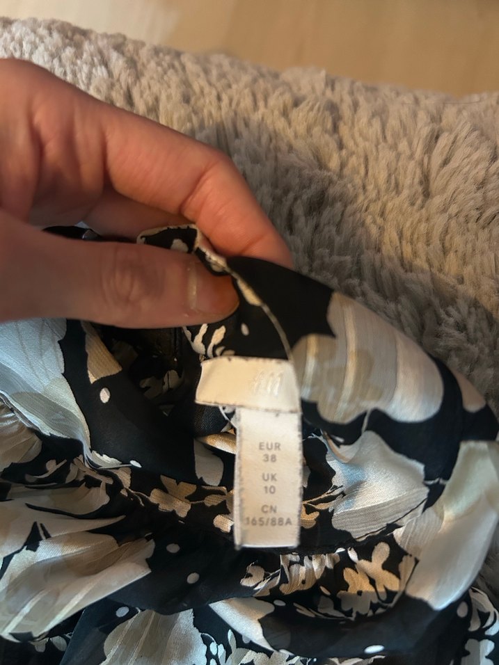 Drapeli Bohem Siyah Desenli Kadın Bluz - Görsel 2