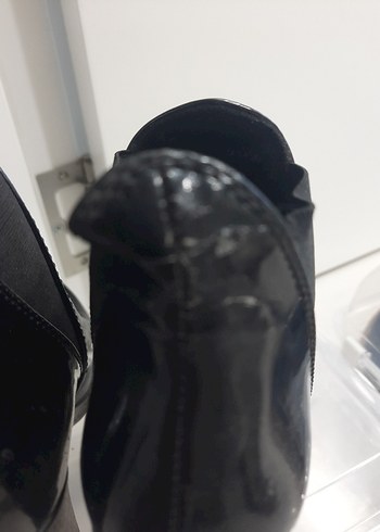 Siyah Parlak Tokalı Kadın Topuklu Bot - Görsel 5