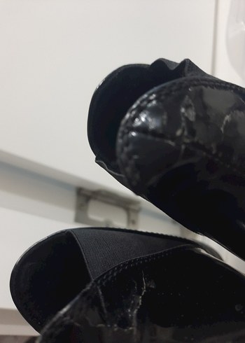 Siyah Parlak Tokalı Kadın Topuklu Bot - Görsel 6