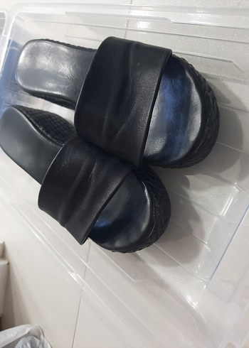 Siyah Dolgu Topuklu Kadın Terlik gerçek deri - Görsel 2