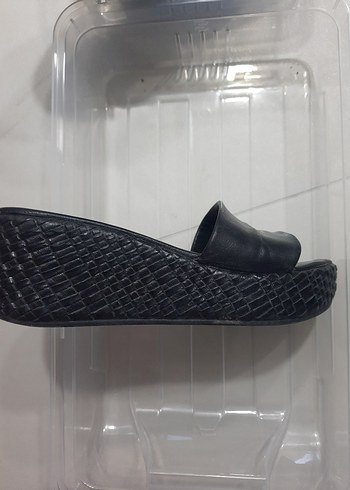 Siyah Dolgu Topuklu Kadın Terlik gerçek deri - Görsel 3