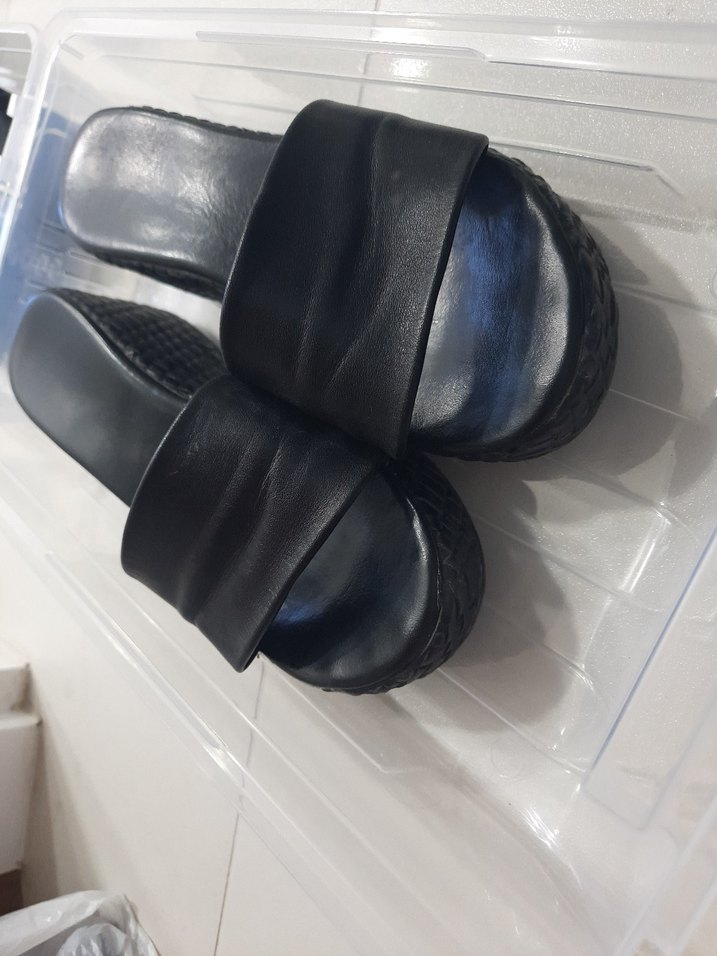 Siyah Dolgu Topuklu Kadın Terlik gerçek deri - Görsel 2