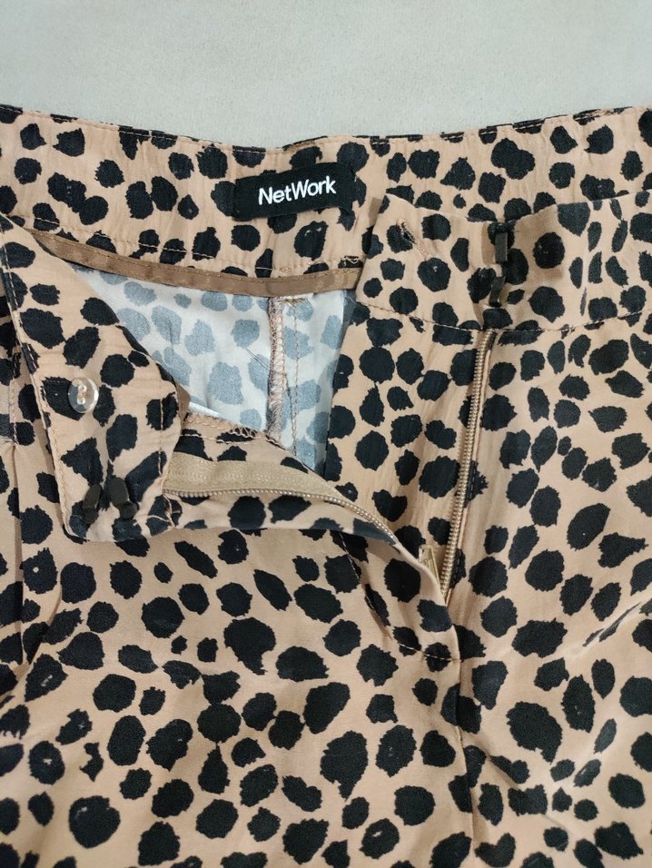 Düğmeli Leopar Desenli Kadın Şort - Görsel 3