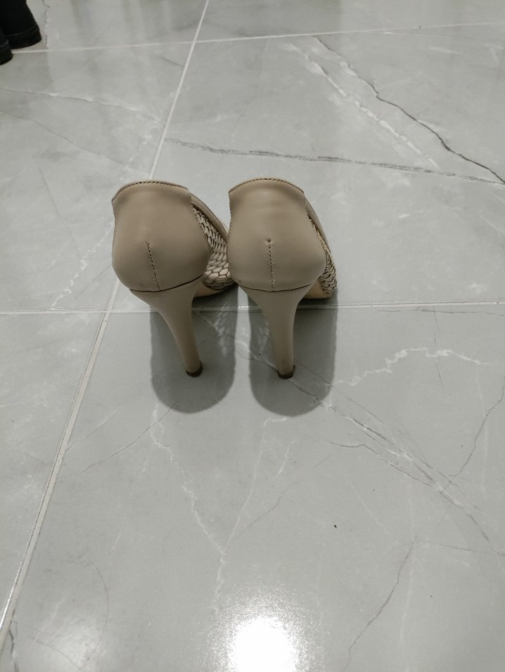 Bej Detaylı İnce Topuklu Kadın Stiletto - Görsel 3