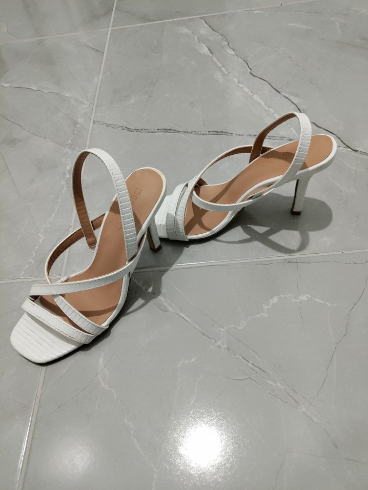 Beyaz Topuklu Kadın Sandalet - Görsel 2