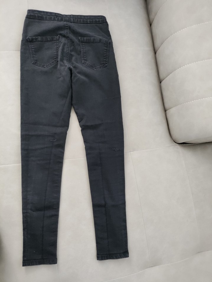 Siyah Yırtık Detaylı Dar Kesim Kadın Kot - Görsel 2