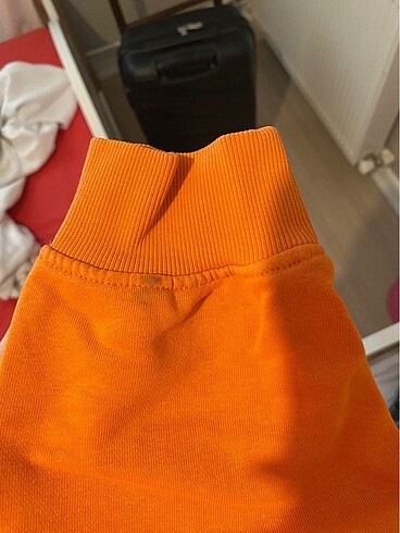 Bershka crop Kisa - Görsel 3