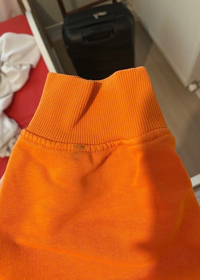 Bershka crop Kisa - Görsel 3