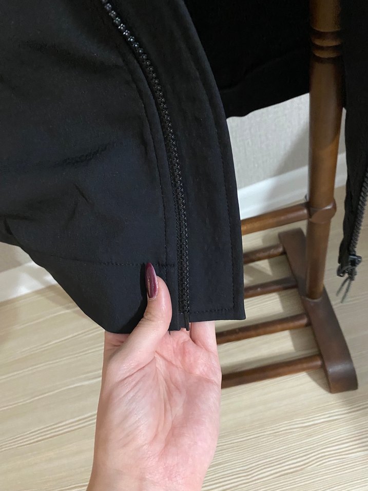 Siyah Yüksek Yakalı Fermuarlı Erkek Ceket - Görsel 5