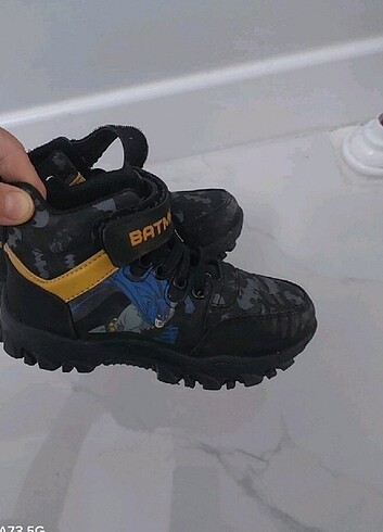 Erkek çocuk bot 