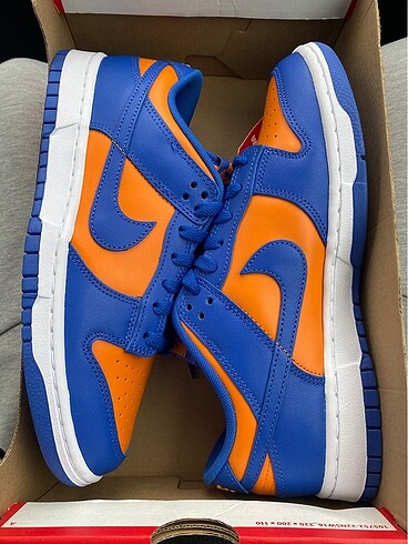 Dunk Low Knicks