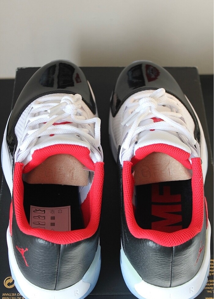 Jordan 11 CMFT Low - Görsel 4