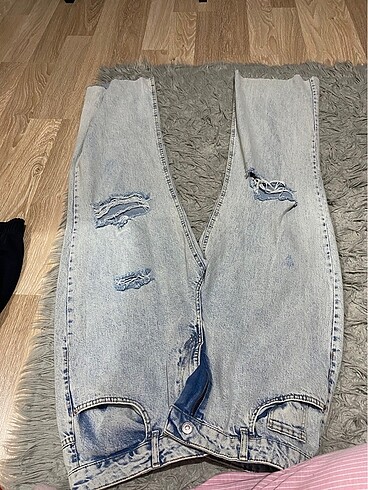 YIRTIK JEAN