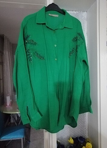 xl Beden Yeşil buluz Xl nakışlı