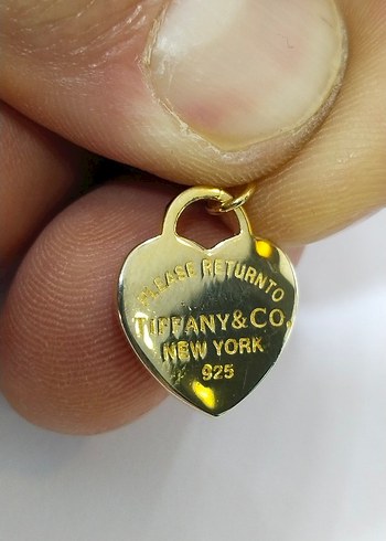 Tiffany & Co. Altın Renkli Zincir Detaylı Kalp Kolye Ucu - Görsel 6
