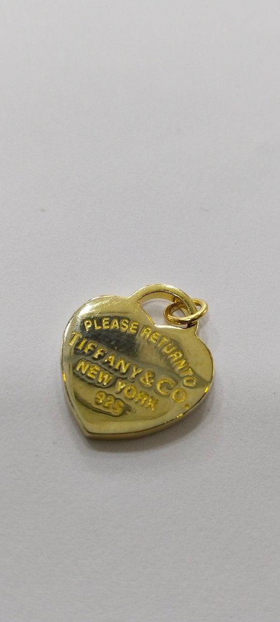 Tiffany & Co. Altın Renkli Zincir Detaylı Kalp Kolye Ucu - Görsel 3