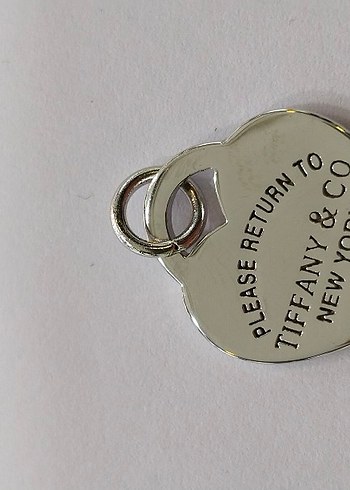 Tiffany & Co. Zincir Detaylı Kalp Charm - Görsel 11