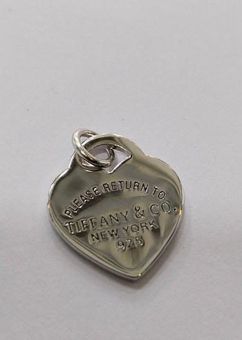 Tiffany & Co. Zincir Detaylı Kalp Charm - Görsel 3