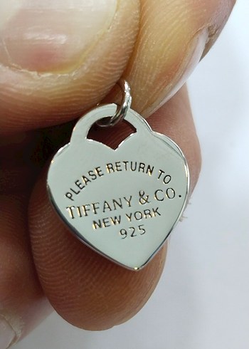 Tiffany & Co. Zincir Detaylı Kalp Charm - Görsel 6