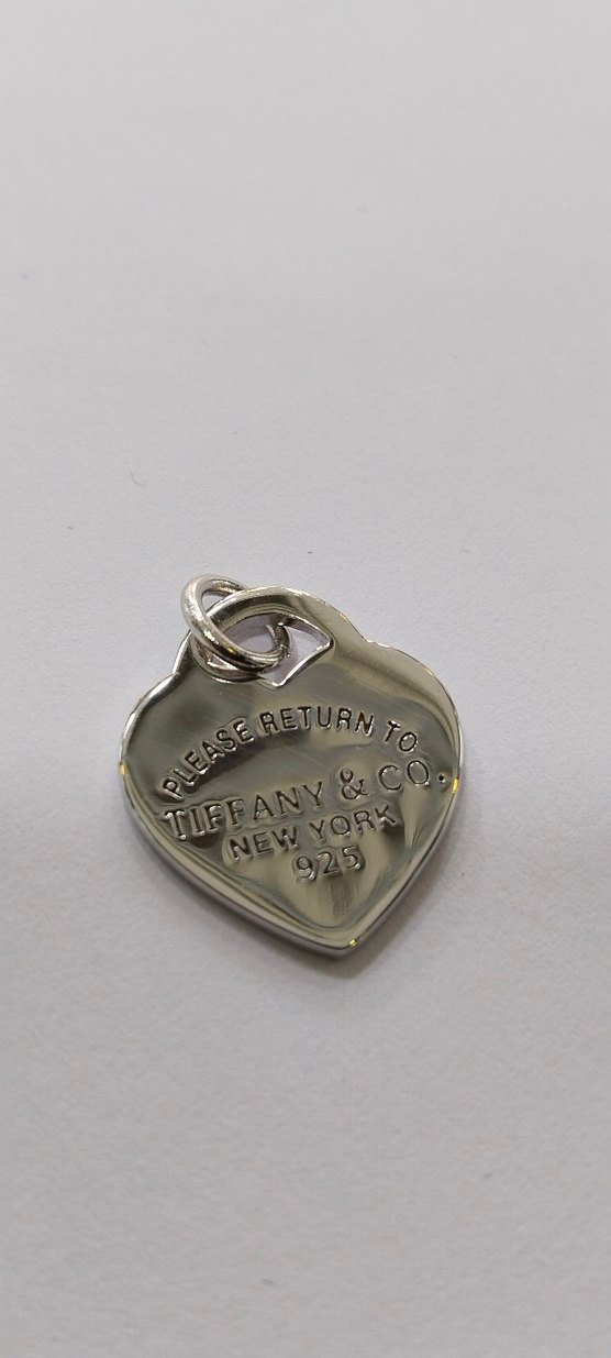 Tiffany & Co. Zincir Detaylı Kalp Charm - Görsel 3