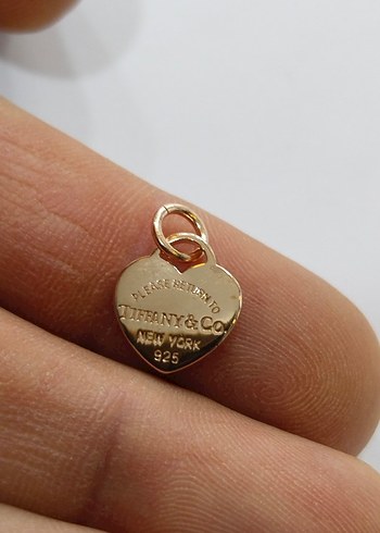Altın Renkli Zincir Detaylı Kalp Kolye Ucu - Görsel 4