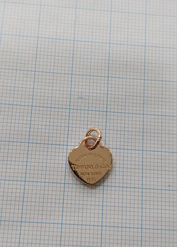 Altın Renkli Zincir Detaylı Kalp Kolye Ucu - Görsel 3