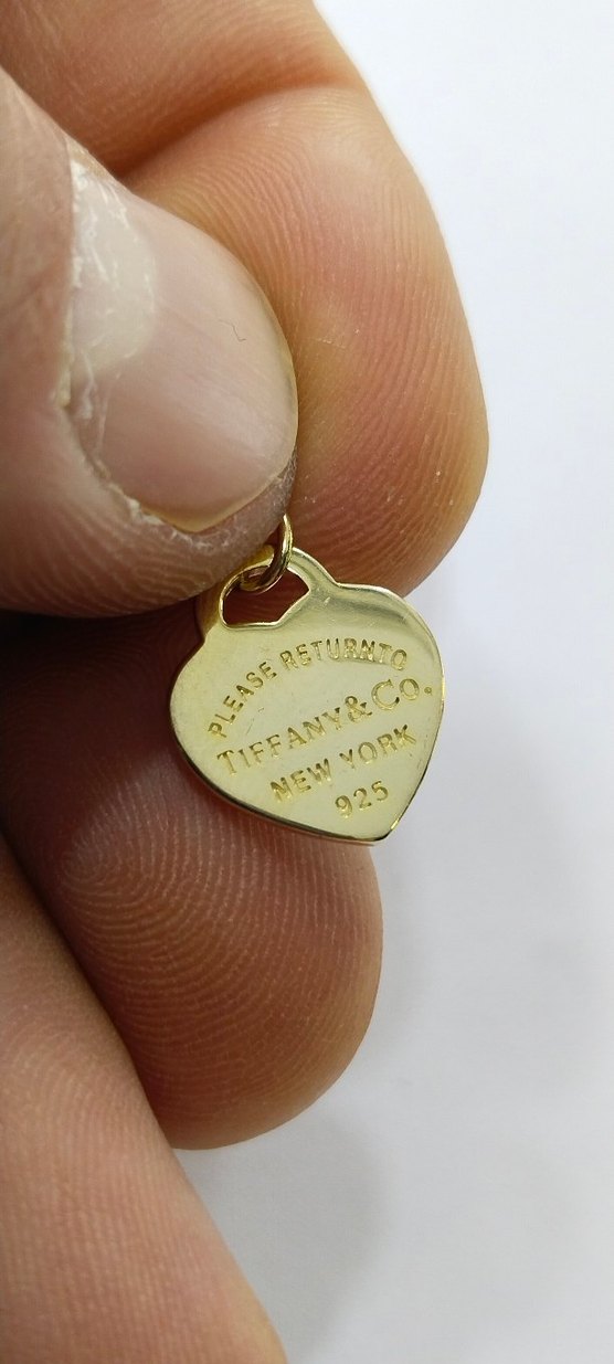 Tiffany&Co Altın Renkli Zincir Detaylı Kalp Kolye Ucu - Görsel 2