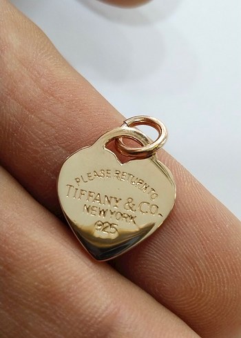 Altın Renk Zincir Detaylı Kalp Kolye Ucu - Görsel 3