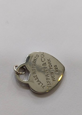 Tiffany&Co Kalp Şekilli Zincir Detaylı Altın Rengi Charm - Görsel 7