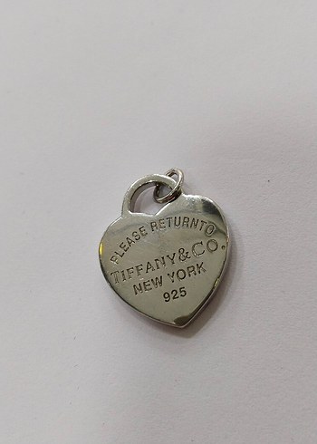 Tiffany&Co Kalp Şekilli Zincir Detaylı Altın Rengi Charm - Görsel 10