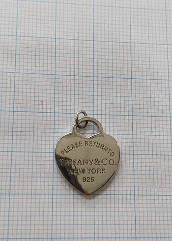 Tiffany&Co Kalp Şekilli Zincir Detaylı Altın Rengi Charm - Görsel 5