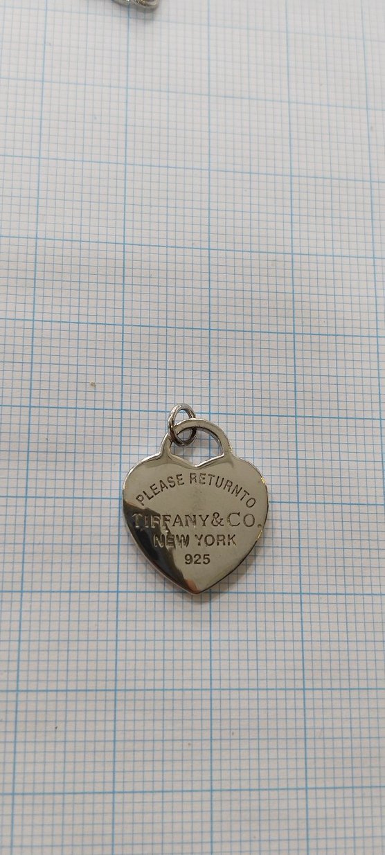 Tiffany&Co Kalp Şekilli Zincir Detaylı Altın Rengi Charm - Görsel 5