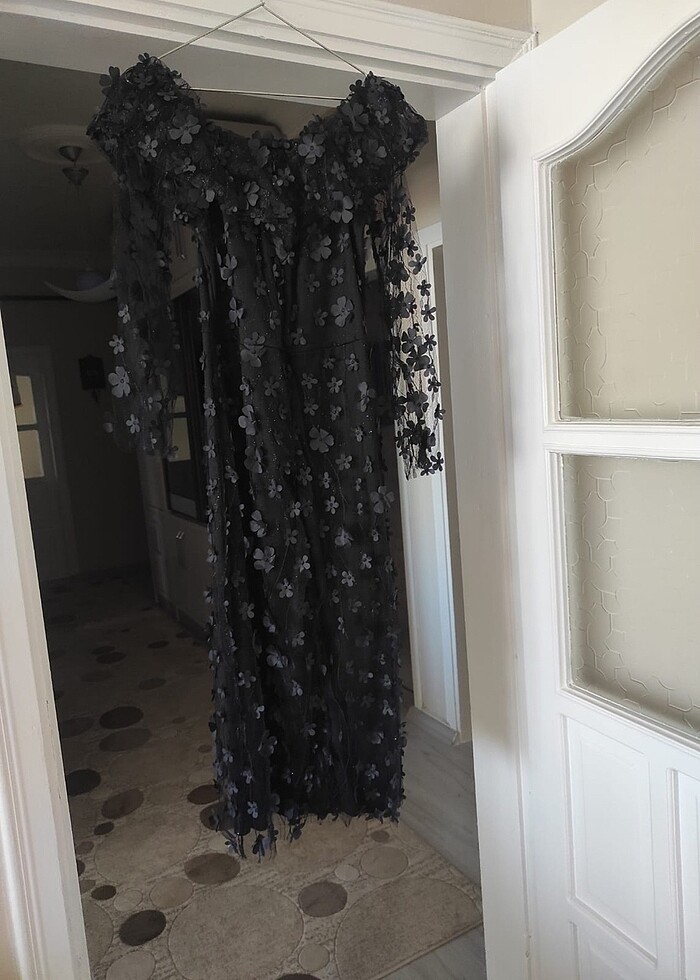 Çiçekli Siyah elbise - Görsel 2