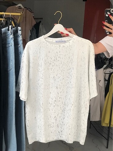 Diğer Parlak Tişört