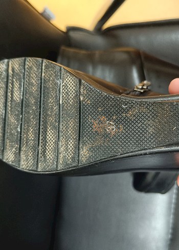 Siyah Deri Dolgu Topuklu Gotik Kadın Bot - Görsel 4