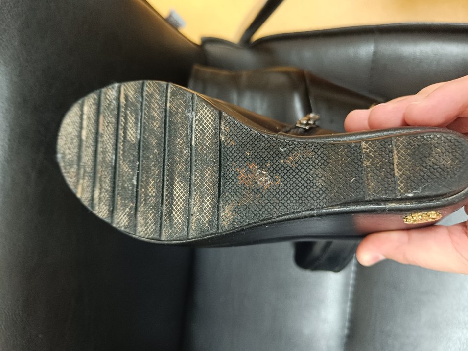 Siyah Deri Dolgu Topuklu Gotik Kadın Bot - Görsel 4