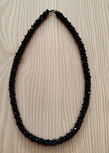 Uzun Siyah Boncuklu Minimalist Kolye