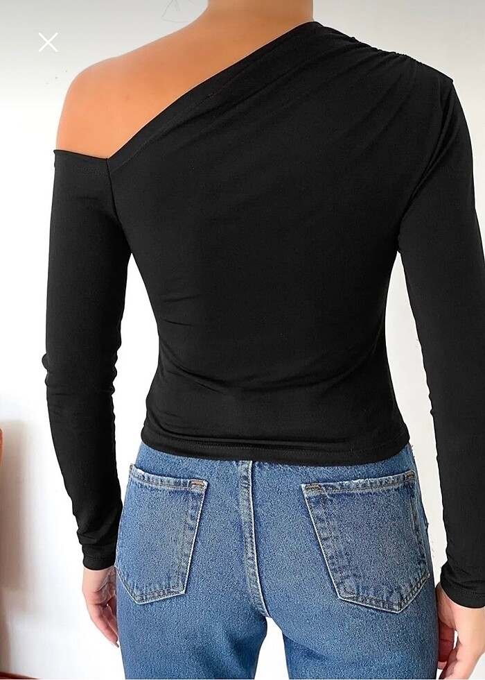 Siyah tek omuz açık bluz - Görsel 2