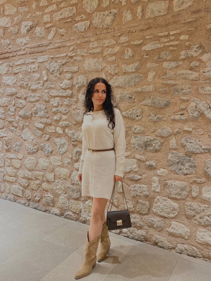 Beyaz  Yüksek Yakalı Midi Triko Elbise - Görsel 2