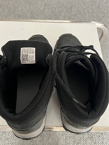 36 Beden Erkek çocuk Adidas Goratex bot