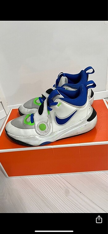 Nike Nike Genç ayakkabı boşuna 2000 verme