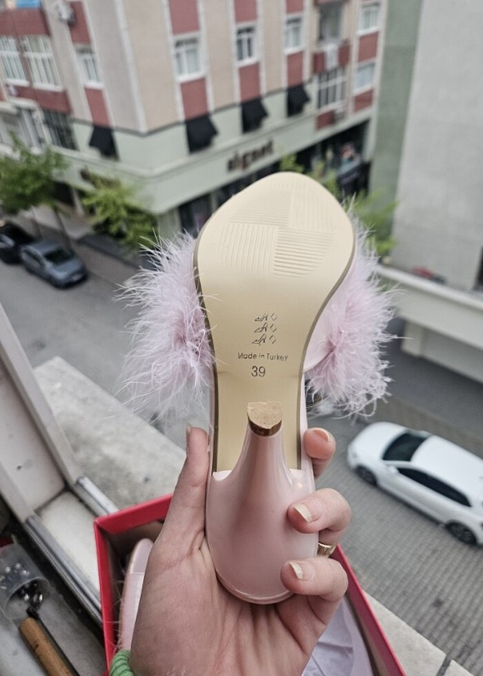 Tüylü Terlik  - Görsel 2