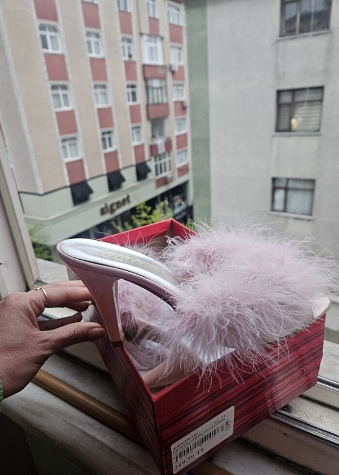 Tüylü Terlik  - Görsel 3