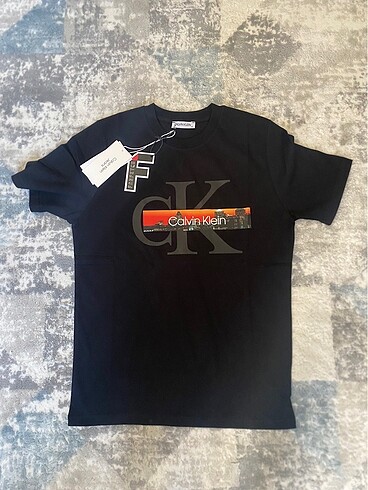 Calvin klein tshirt