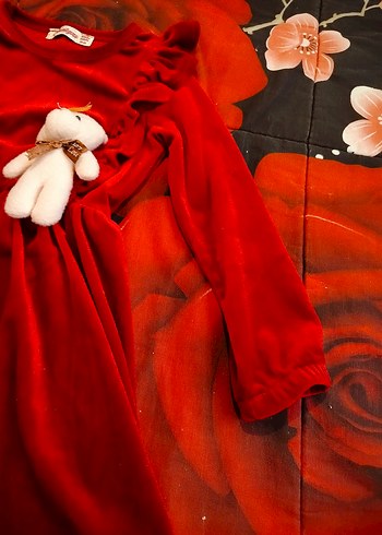 Kız Çocuk Kırmızı Kapüşonlu Fırfırlı Elbise - Görsel 3