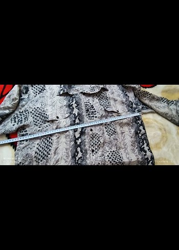 Düğmeli Gri Desenli Kadın Gömlek - Görsel 5