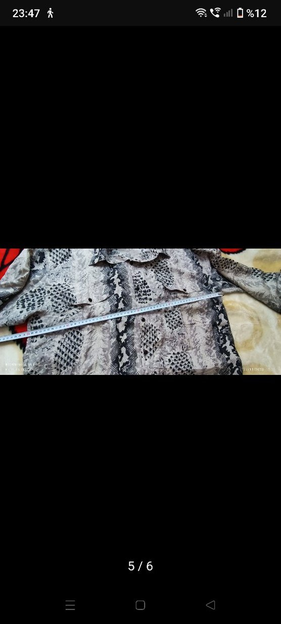 Düğmeli Gri Desenli Kadın Gömlek - Görsel 5